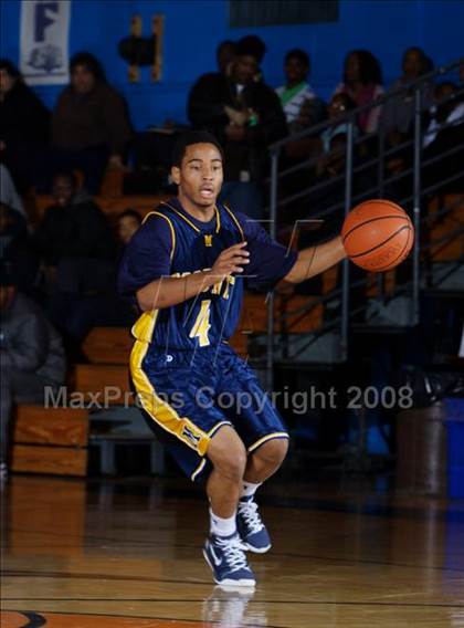 Thumbnail 2 in Bayside vs Mt. St. Michael (Queens Jam Christmas Classic) photogallery.
