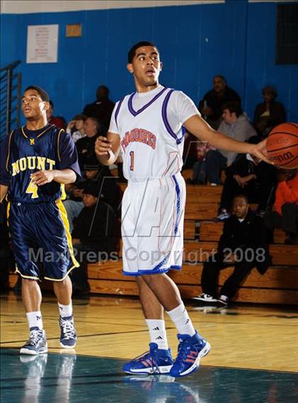 Thumbnail 1 in Bayside vs Mt. St. Michael (Queens Jam Christmas Classic) photogallery.