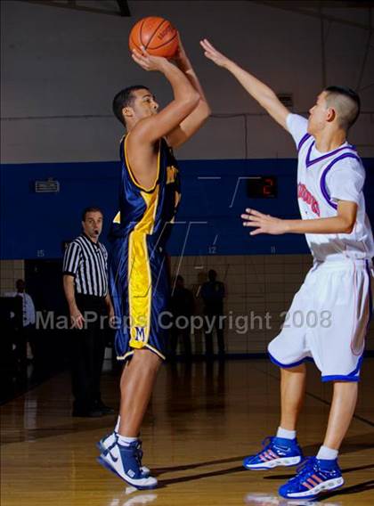 Thumbnail 3 in Bayside vs Mt. St. Michael (Queens Jam Christmas Classic) photogallery.