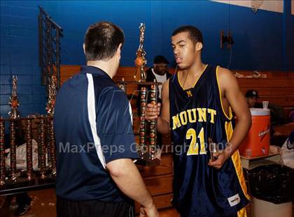 Thumbnail 2 in Bayside vs Mt. St. Michael (Queens Jam Christmas Classic) photogallery.