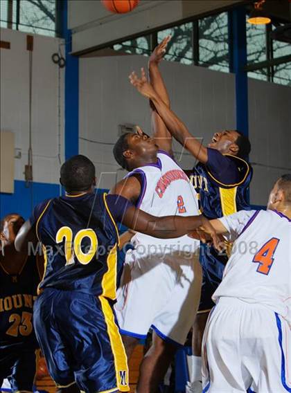 Thumbnail 1 in Bayside vs Mt. St. Michael (Queens Jam Christmas Classic) photogallery.