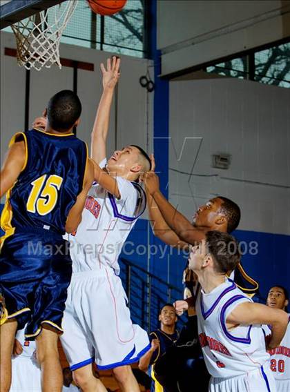 Thumbnail 2 in Bayside vs Mt. St. Michael (Queens Jam Christmas Classic) photogallery.