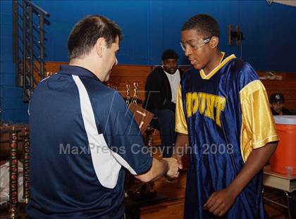 Thumbnail 2 in Bayside vs Mt. St. Michael (Queens Jam Christmas Classic) photogallery.