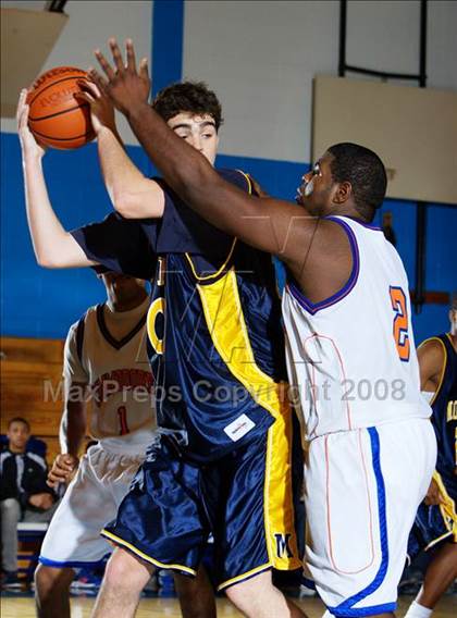 Thumbnail 3 in Bayside vs Mt. St. Michael (Queens Jam Christmas Classic) photogallery.