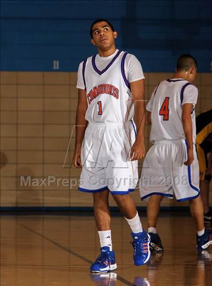 Thumbnail 2 in Bayside vs Mt. St. Michael (Queens Jam Christmas Classic) photogallery.
