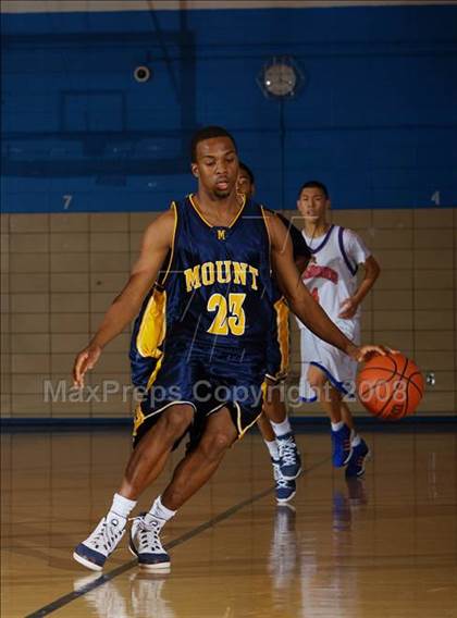 Thumbnail 2 in Bayside vs Mt. St. Michael (Queens Jam Christmas Classic) photogallery.