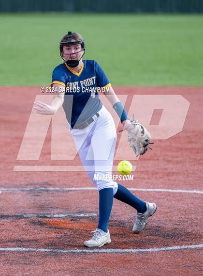 Thumbnail 3 in Liberty Hill vs. Stony Point (Liberty Hill Round Robin) photogallery.