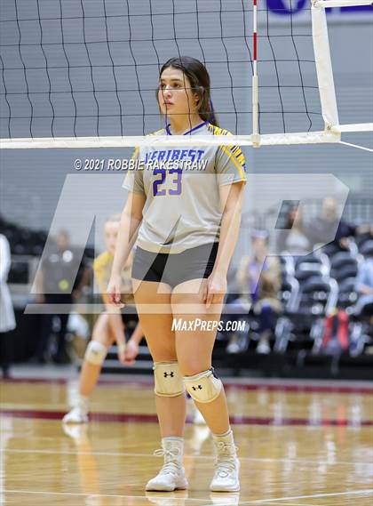 Thumbnail 2 in Veribest vs. Blum (UIL Volleyball 1A Semifinals) photogallery.