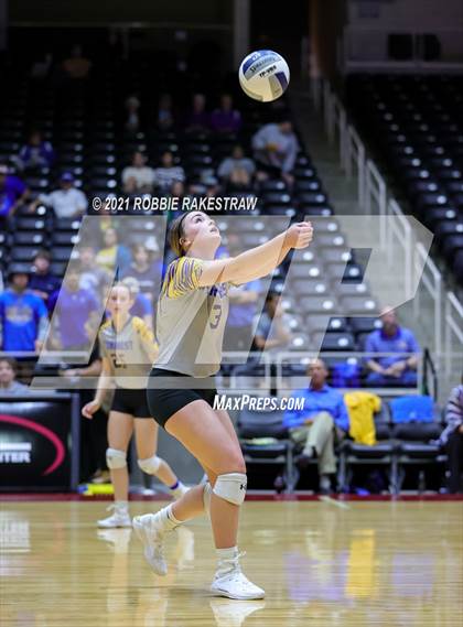 Thumbnail 2 in Veribest vs. Blum (UIL Volleyball 1A Semifinals) photogallery.