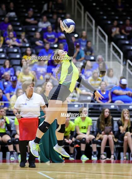 Thumbnail 2 in Veribest vs. Blum (UIL Volleyball 1A Semifinals) photogallery.