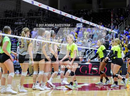 Thumbnail 3 in Veribest vs. Blum (UIL Volleyball 1A Semifinals) photogallery.