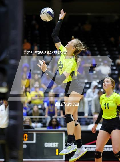 Thumbnail 3 in Veribest vs. Blum (UIL Volleyball 1A Semifinals) photogallery.