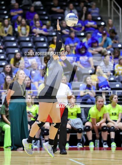 Thumbnail 3 in Veribest vs. Blum (UIL Volleyball 1A Semifinals) photogallery.