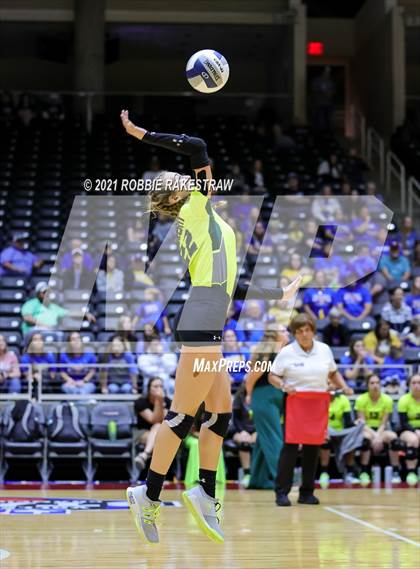 Thumbnail 2 in Veribest vs. Blum (UIL Volleyball 1A Semifinals) photogallery.