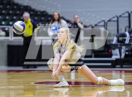 Thumbnail 1 in Veribest vs. Blum (UIL Volleyball 1A Semifinals) photogallery.
