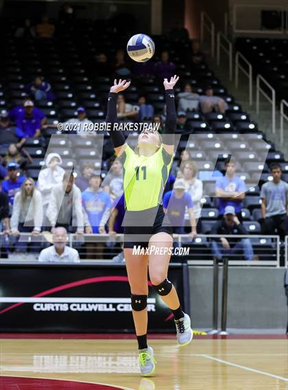 Thumbnail 3 in Veribest vs. Blum (UIL Volleyball 1A Semifinals) photogallery.
