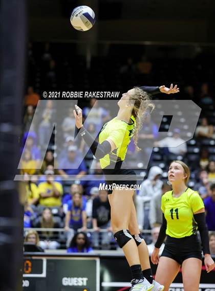 Thumbnail 2 in Veribest vs. Blum (UIL Volleyball 1A Semifinals) photogallery.