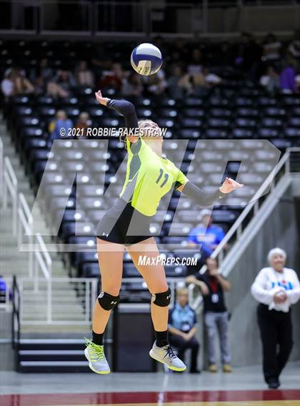 Thumbnail 3 in Veribest vs. Blum (UIL Volleyball 1A Semifinals) photogallery.