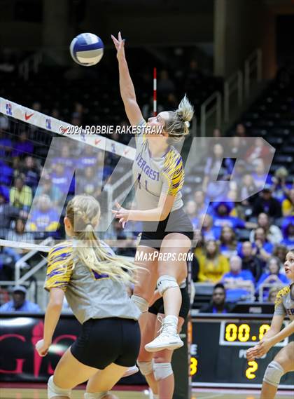 Thumbnail 1 in Veribest vs. Blum (UIL Volleyball 1A Semifinals) photogallery.
