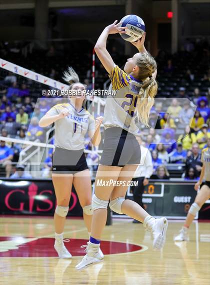 Thumbnail 3 in Veribest vs. Blum (UIL Volleyball 1A Semifinals) photogallery.