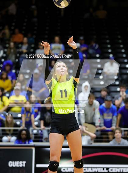 Thumbnail 2 in Veribest vs. Blum (UIL Volleyball 1A Semifinals) photogallery.