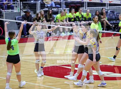 Thumbnail 3 in Veribest vs. Blum (UIL Volleyball 1A Semifinals) photogallery.