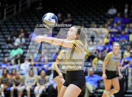 Thumbnail 2 in Veribest vs. Blum (UIL Volleyball 1A Semifinals) photogallery.