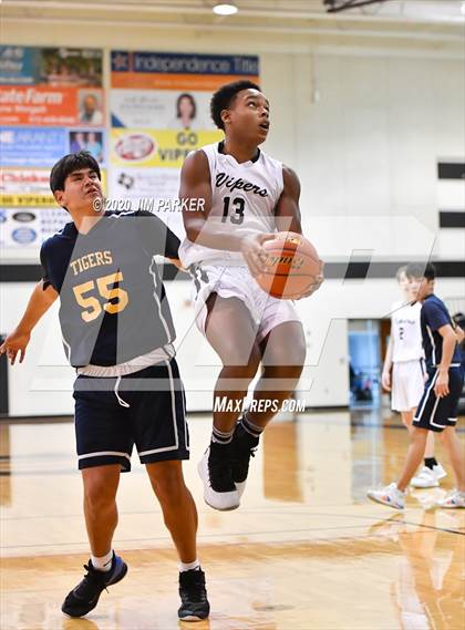 Thumbnail 3 in Stony Point @ Vandegrift photogallery.