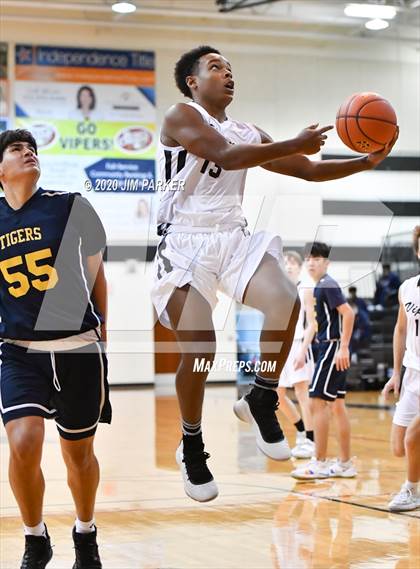 Thumbnail 1 in Stony Point @ Vandegrift photogallery.