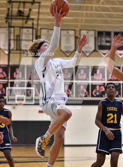 Thumbnail 3 in Stony Point @ Vandegrift photogallery.