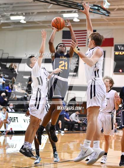 Thumbnail 2 in Stony Point @ Vandegrift photogallery.