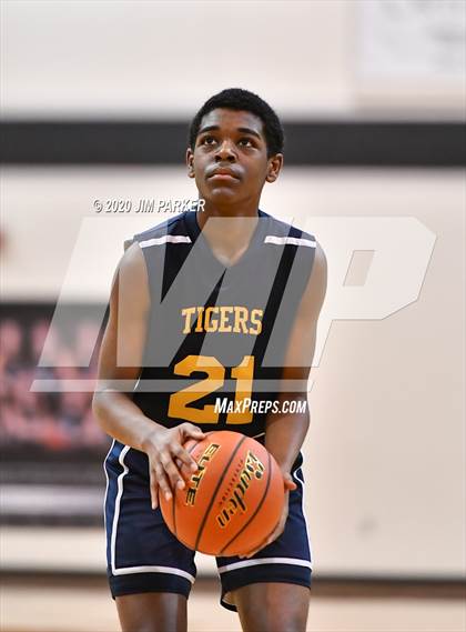 Thumbnail 3 in Stony Point @ Vandegrift photogallery.