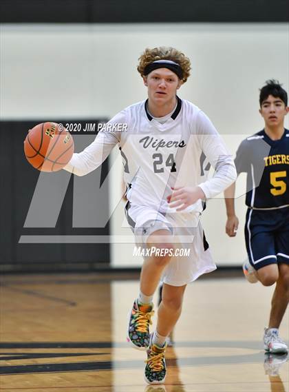 Thumbnail 1 in Stony Point @ Vandegrift photogallery.
