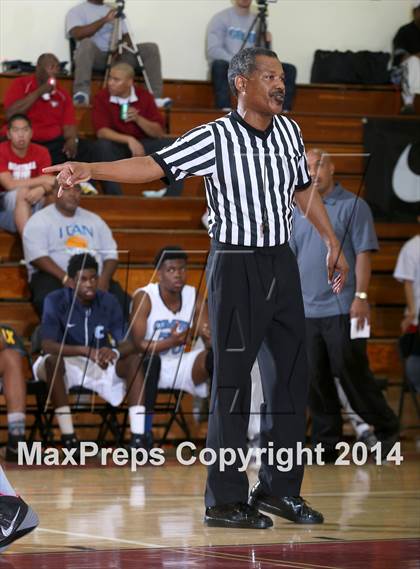 Thumbnail 3 in Compton vs. Bishop Montgomery (Fairfax State Preview) photogallery.