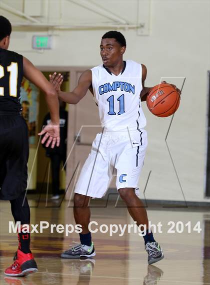 Thumbnail 3 in Compton vs. Bishop Montgomery (Fairfax State Preview) photogallery.