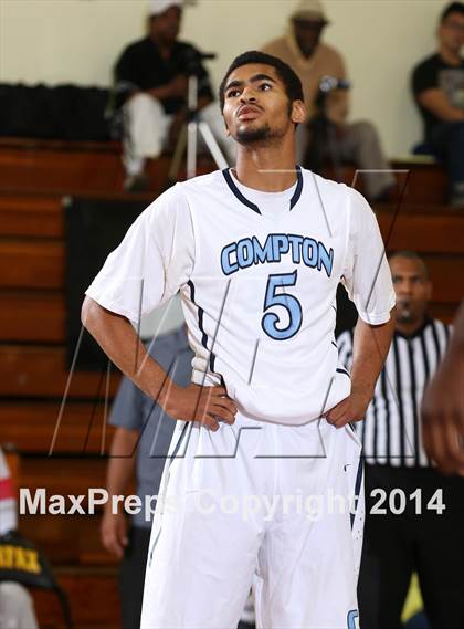 Thumbnail 3 in Compton vs. Bishop Montgomery (Fairfax State Preview) photogallery.