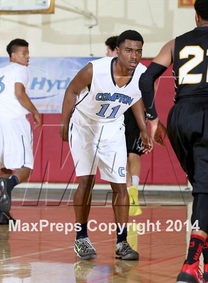 Thumbnail 3 in Compton vs. Bishop Montgomery (Fairfax State Preview) photogallery.