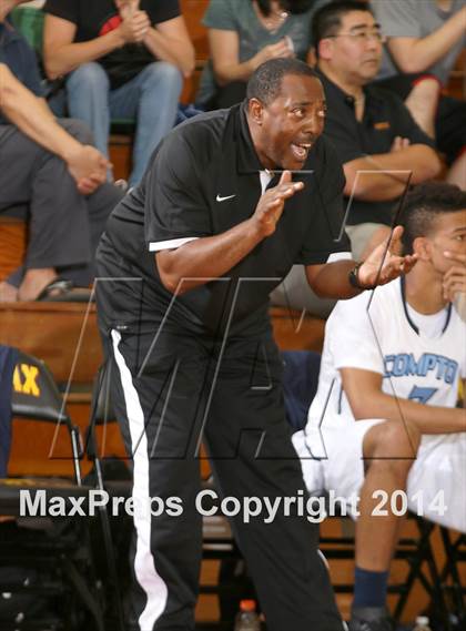 Thumbnail 3 in Compton vs. Bishop Montgomery (Fairfax State Preview) photogallery.