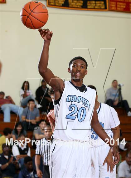 Thumbnail 3 in Compton vs. Bishop Montgomery (Fairfax State Preview) photogallery.