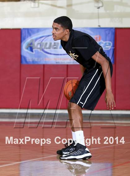Thumbnail 3 in Compton vs. Bishop Montgomery (Fairfax State Preview) photogallery.