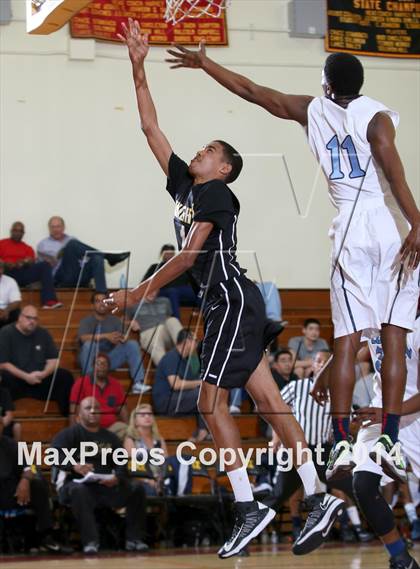 Thumbnail 1 in Compton vs. Bishop Montgomery (Fairfax State Preview) photogallery.