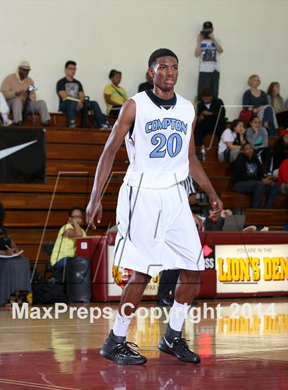 Thumbnail 2 in Compton vs. Bishop Montgomery (Fairfax State Preview) photogallery.