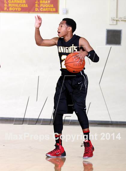 Thumbnail 2 in Compton vs. Bishop Montgomery (Fairfax State Preview) photogallery.