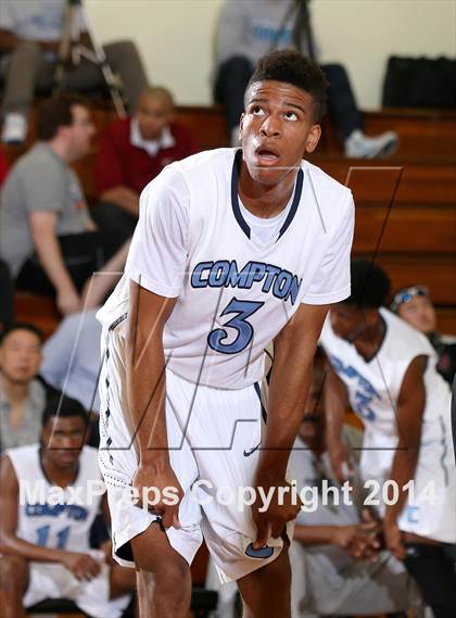 Thumbnail 2 in Compton vs. Bishop Montgomery (Fairfax State Preview) photogallery.