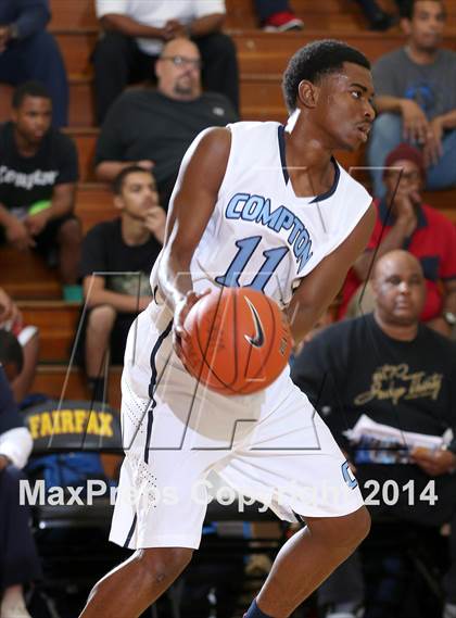 Thumbnail 3 in Compton vs. Bishop Montgomery (Fairfax State Preview) photogallery.