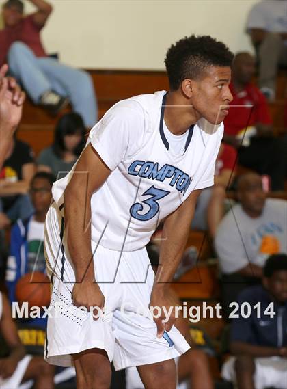 Thumbnail 1 in Compton vs. Bishop Montgomery (Fairfax State Preview) photogallery.