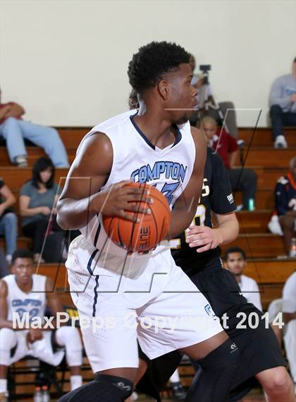 Thumbnail 3 in Compton vs. Bishop Montgomery (Fairfax State Preview) photogallery.