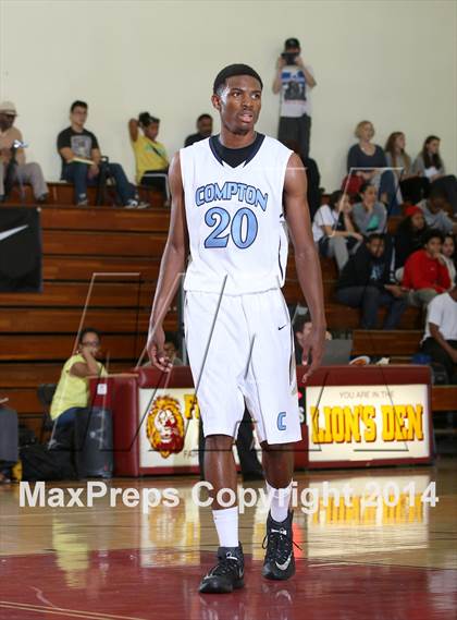 Thumbnail 1 in Compton vs. Bishop Montgomery (Fairfax State Preview) photogallery.