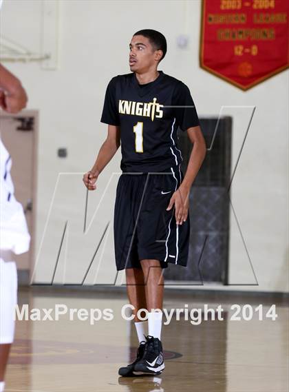 Thumbnail 2 in Compton vs. Bishop Montgomery (Fairfax State Preview) photogallery.