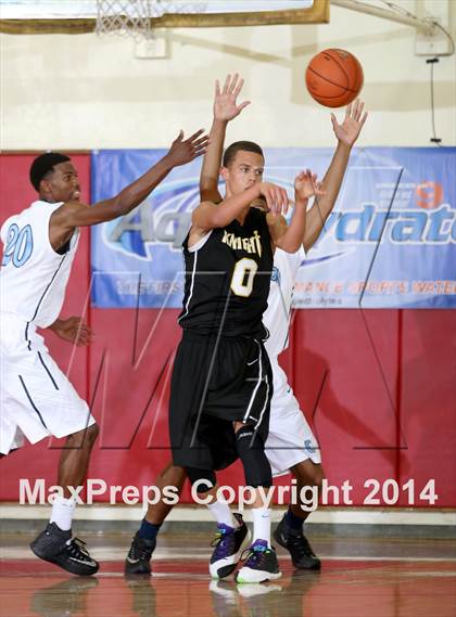 Thumbnail 1 in Compton vs. Bishop Montgomery (Fairfax State Preview) photogallery.